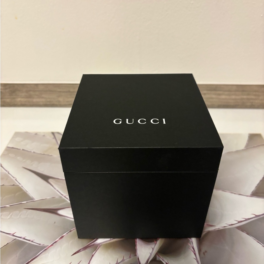 Women’s Gucci watch - Picture 4 of 5